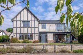 Luxurious house with hot tub near beach - Mallards